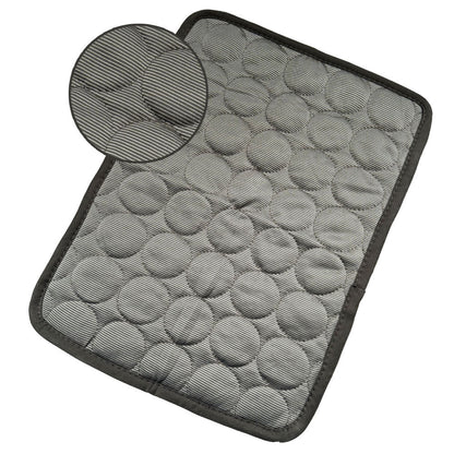 Le Tapis Frais de Rocky – Parce que Suer en Été, C'est Pas Glamour 🐾❄️